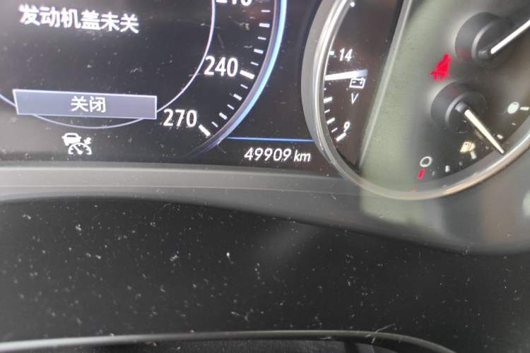 Used Buick LaCrosse 2019 28T Prestige Model Odometer Close Up