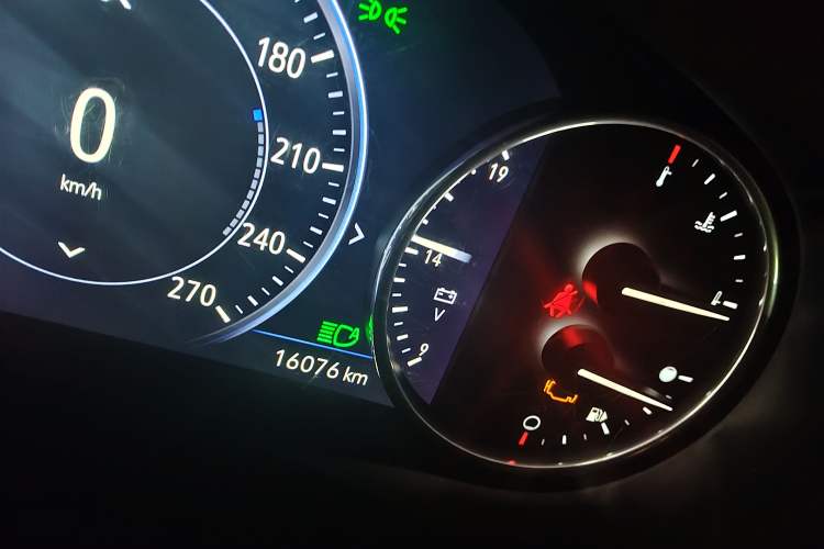 Used Buick LaCrosse 2019 28T Prestige Model Odometer Close Up