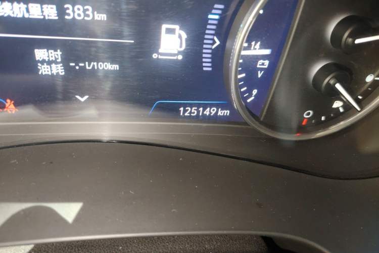 Used Buick LaCrosse 2019 28T Prestige Model Odometer Close Up