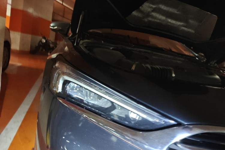 Used Buick LaCrosse 2019 28T Prestige Model Right Front Headlight