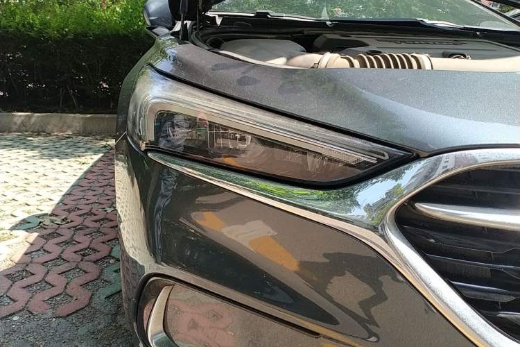 Used Buick LaCrosse 2019 28T Prestige Model Right Front Headlight
