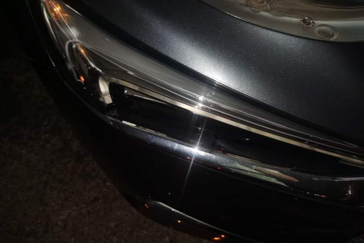 Used Buick LaCrosse 2019 28T Luxury Version Right Front Headlight