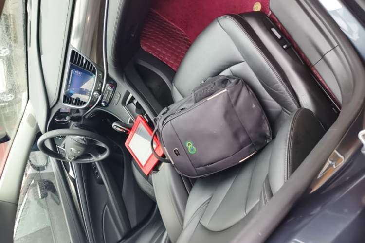 Used Buick LaCrosse 2019 28T Luxury Version Right Front Seat