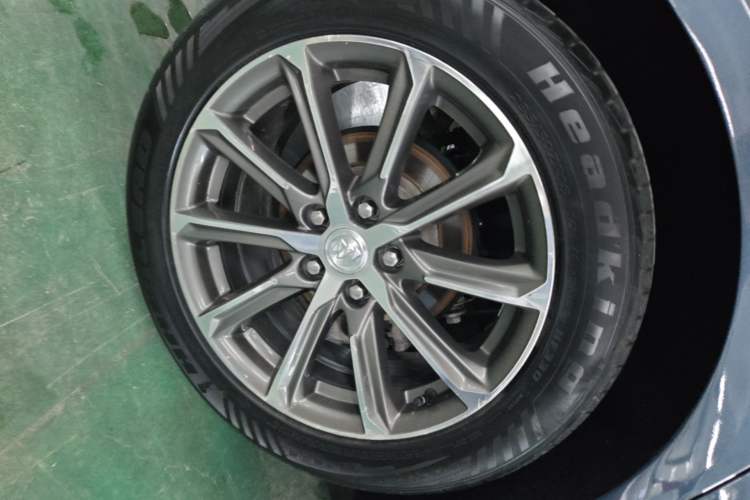 Used Buick LaCrosse 2019 28T Luxury Version Right Rear Wheel Hub