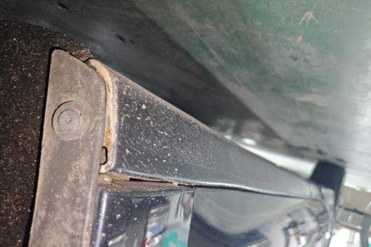 Used Buick LaCrosse 2019 28T Luxury Version Right Side Sill