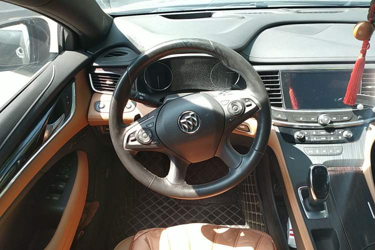 Used Buick LaCrosse 2019 28T Prestige Model Steering Wheel
