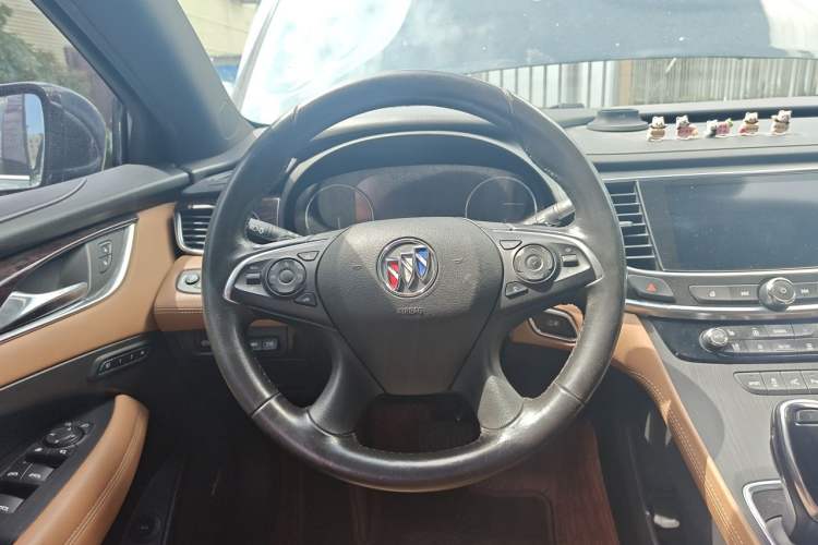 Used Buick LaCrosse 2019 28T Prestige Model Steering Wheel
