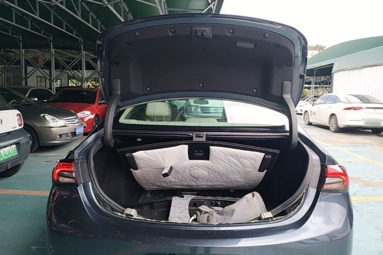 Used Buick LaCrosse 2019 28T Elite Edition Trunk