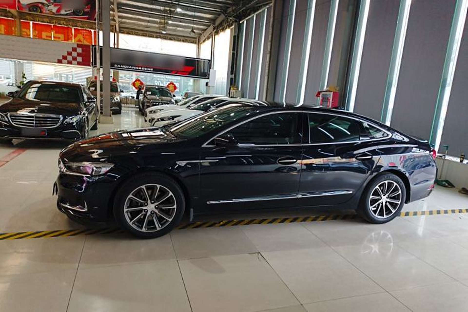 Used Buick LaCrosse 2019 28T Luxury Version Left Side