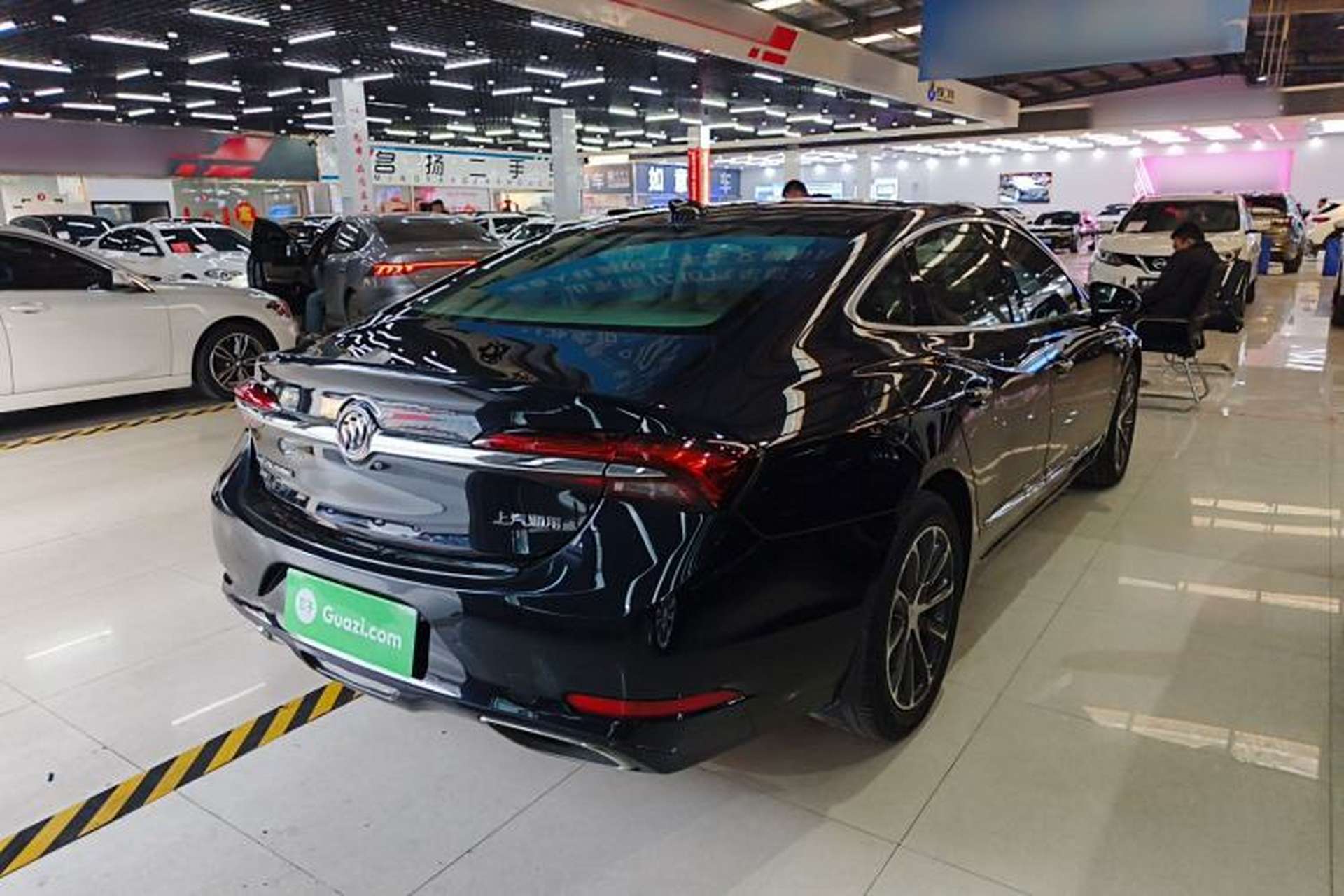 Used Buick LaCrosse 2019 28T Luxury Version Rear Right 45 Deg