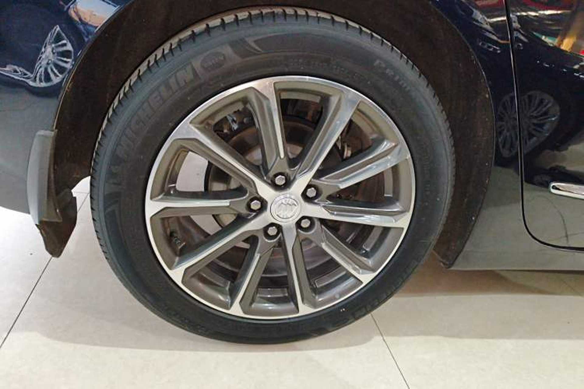 Used Buick LaCrosse 2019 28T Luxury Version Right Rear Wheel Hub