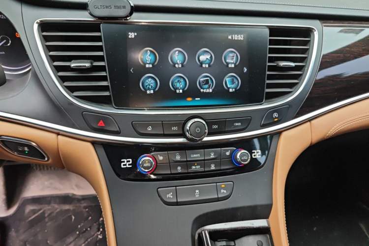 Used Buick LaCrosse 2019 28T Elite Edition Audio And AC Panel