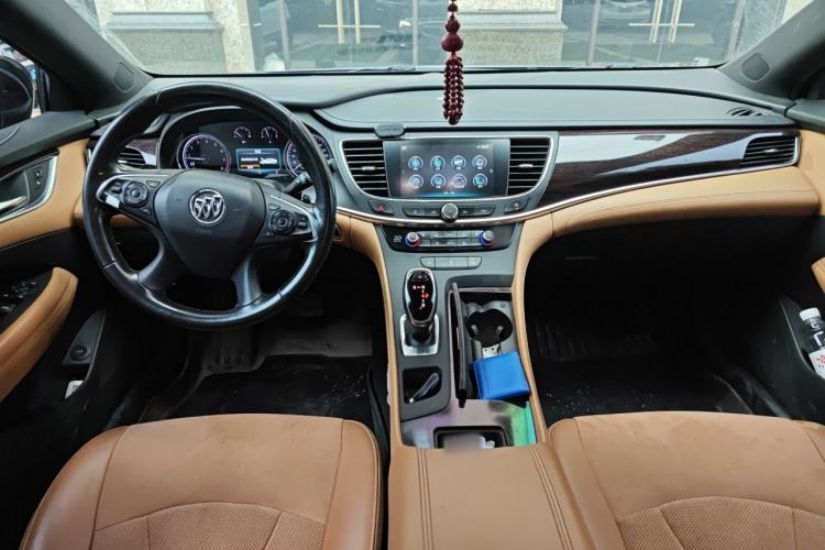 Used Buick LaCrosse 2019 28T Elite Edition Center Console