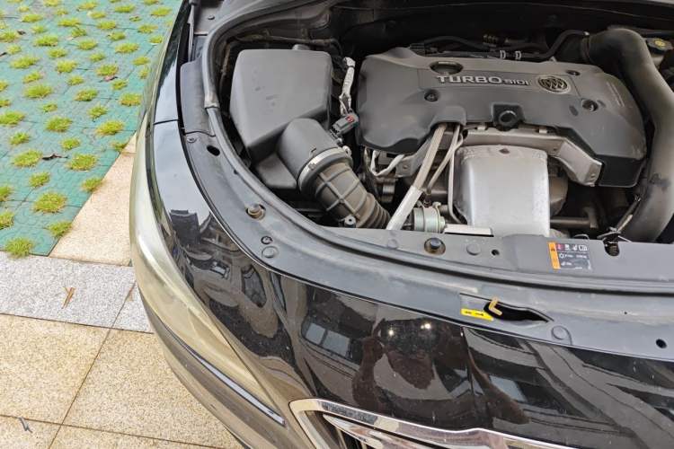 Used Buick LaCrosse 2019 28T Elite Edition Engine Bay Right