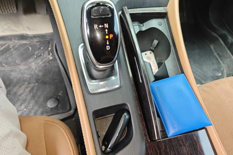 Used Buick LaCrosse 2019 28T Elite Edition Gear Lever