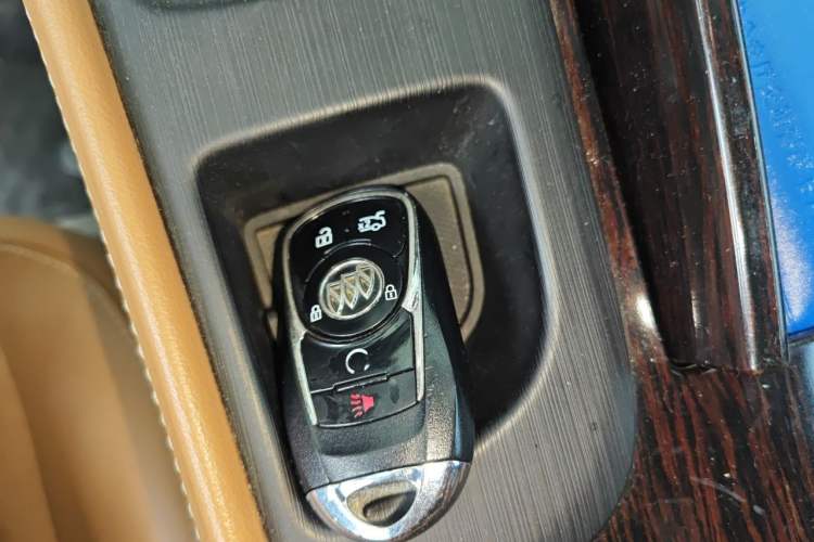 Used Buick LaCrosse 2019 28T Elite Edition Vehicle Key