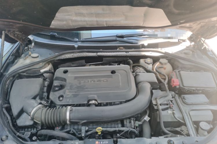 Used Buick LaCrosse 2019 28T Avenir Engine Bay