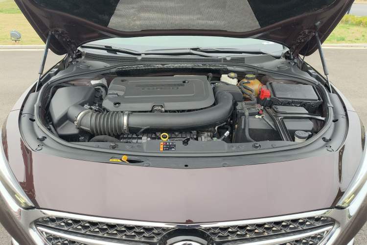 Used Buick LaCrosse 2019 28T Avenir Engine Bay