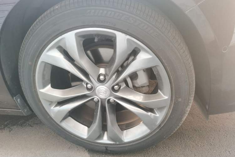 Used Buick LaCrosse 2019 28T Avenir Exterior 7