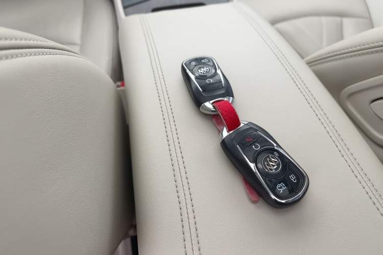 Used Buick LaCrosse 2019 28T Avenir Interior 1