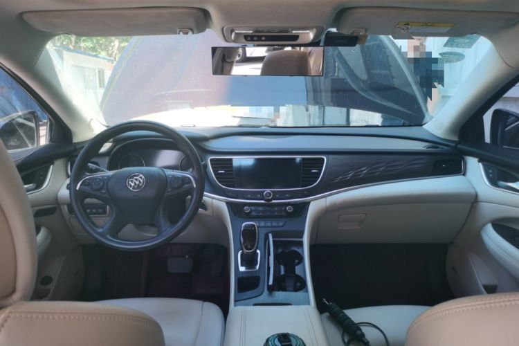 Used Buick LaCrosse 2019 28T Avenir Interior 2