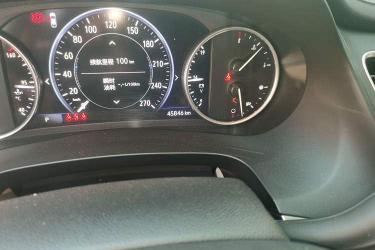 Used Buick LaCrosse 2019 28T Avenir Odometer Close Up