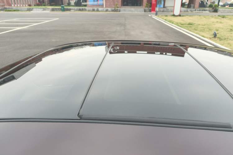 Used Buick LaCrosse 2019 28T Avenir Roof