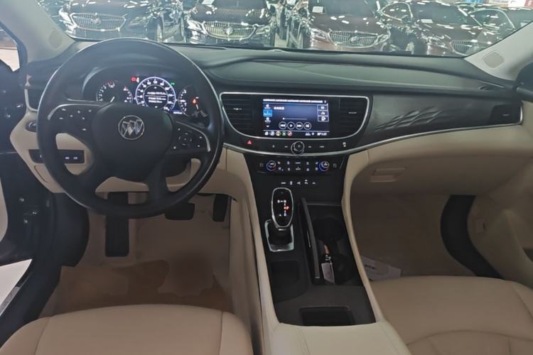 Used Buick LaCrosse 2019 28T Avenir Center Console