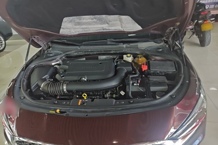 Used Buick LaCrosse 2019 28T Avenir Engine Bay