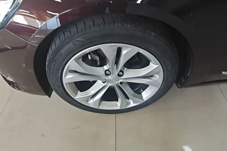 Used Buick LaCrosse 2019 28T Avenir Exterior 3