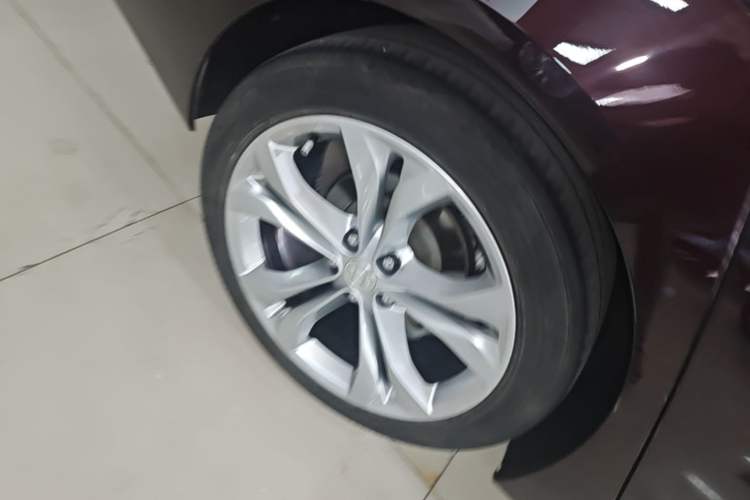 Used Buick LaCrosse 2019 28T Avenir Exterior 4