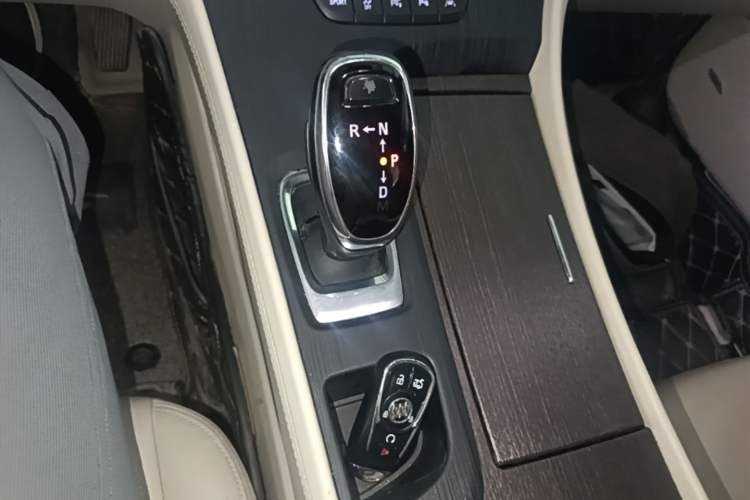 Used Buick LaCrosse 2019 28T Avenir Gear Lever
