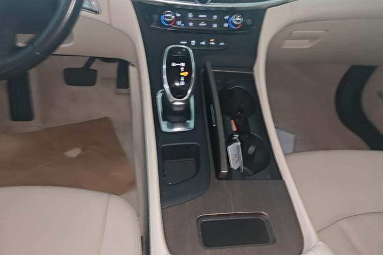 Used Buick LaCrosse 2019 28T Avenir Gear Lever