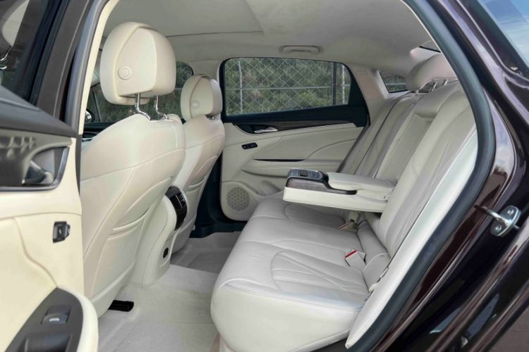 Used Buick LaCrosse 2019 28T Avenir Interior 2