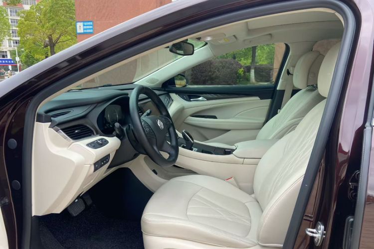 Used Buick LaCrosse 2019 28T Avenir Interior 2