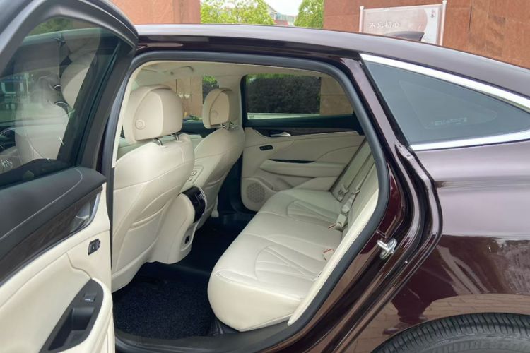 Used Buick LaCrosse 2019 28T Avenir Interior 3