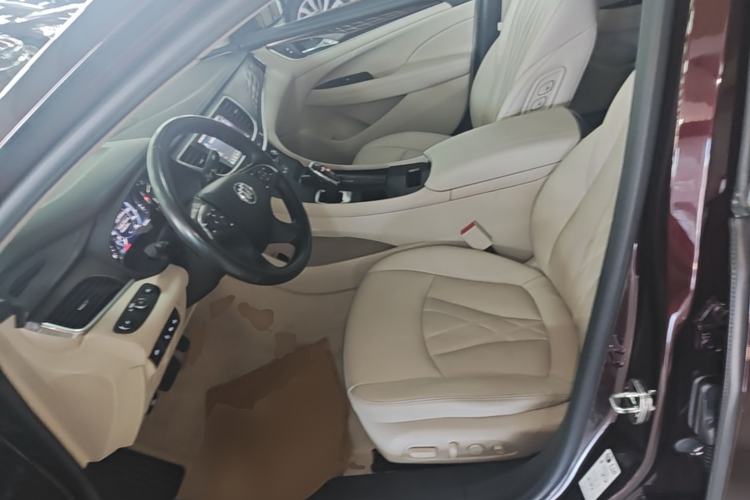 Used Buick LaCrosse 2019 28T Avenir Left Front Seat
