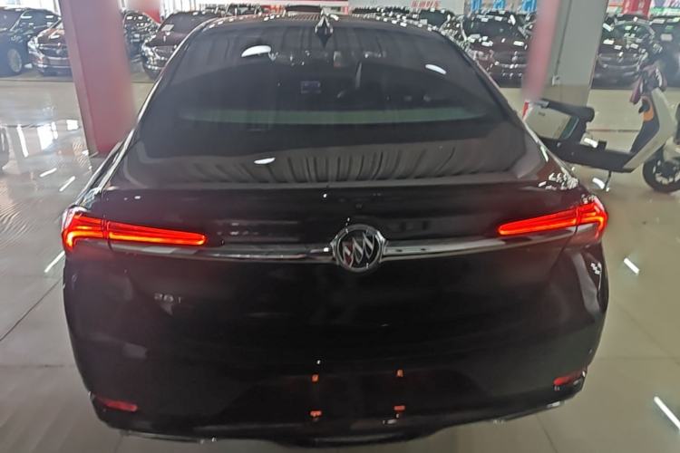 Used Buick LaCrosse 2019 28T Avenir Rear