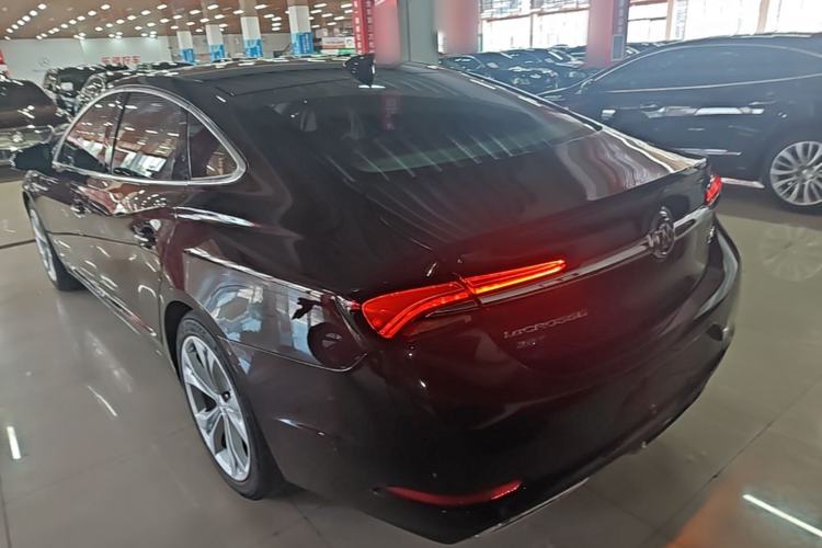 Used Buick LaCrosse 2019 28T Avenir Rear Left 45 Deg