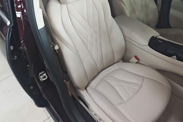 Used Buick LaCrosse 2019 28T Avenir Right Front Seat
