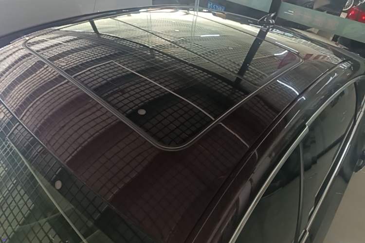 Used Buick LaCrosse 2019 28T Avenir Roof