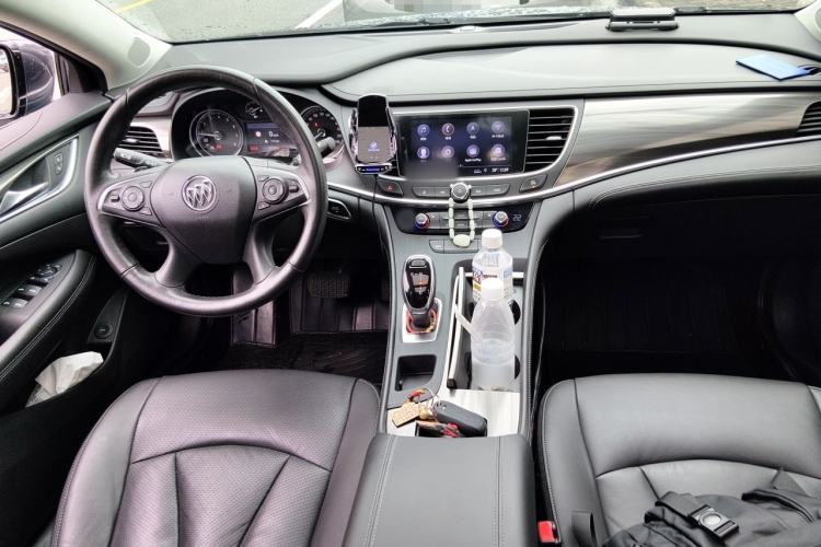 Used Buick LaCrosse 2019 28T Luxury Version Center Console