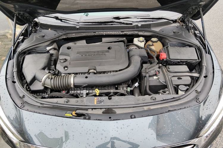Used Buick LaCrosse 2019 28T Luxury Version Engine Bay