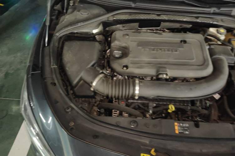Used Buick LaCrosse 2019 28T Prestige Model Engine Bay Right