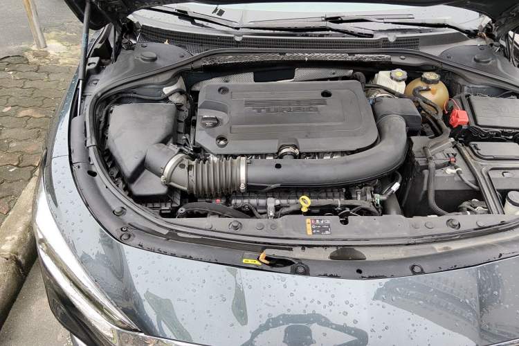 Used Buick LaCrosse 2019 28T Luxury Version Engine Bay Right