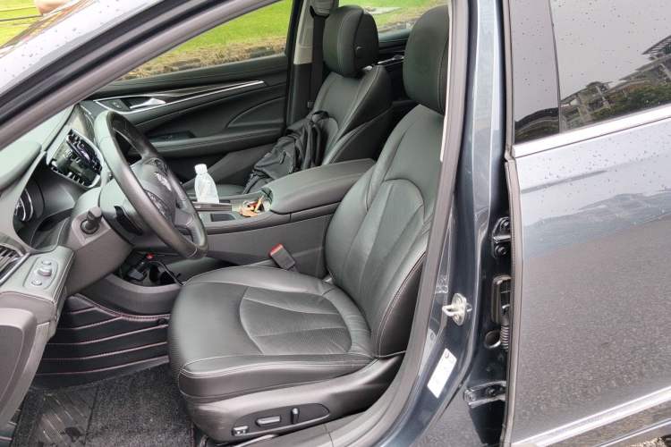 Used Buick LaCrosse 2019 28T Luxury Version Left Front Seat