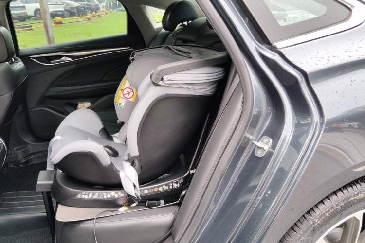 Used Buick LaCrosse 2019 28T Luxury Version Left Rear Seat