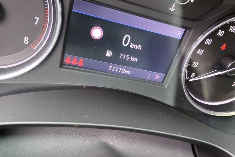 Used Buick LaCrosse 2019 28T Luxury Version Odometer Close Up