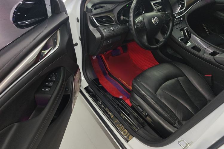 Used Buick LaCrosse 2019 28T Luxury Version Left Front Seat
