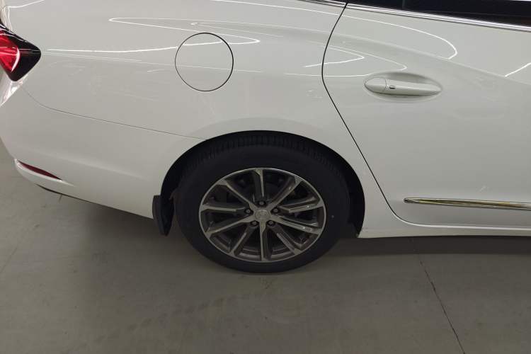 Used Buick LaCrosse 2019 28T Luxury Version Right Rear Wheel Hub